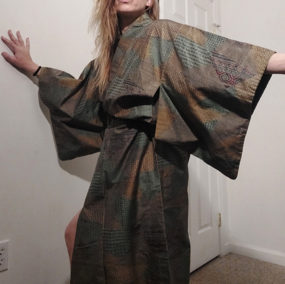 Vintage 50's 60's Japanese Kimono w/ abstract geometric mermaid design - Picture 4 of 16